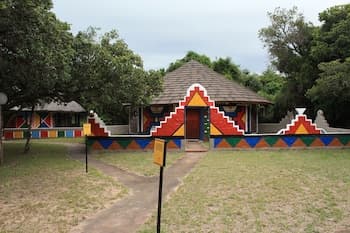Gooderson Dumazulu Lodge & Traditional Village