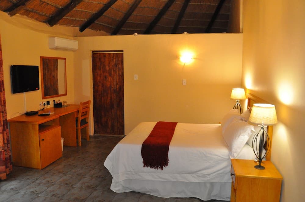Gooderson Dumazulu Lodge & Traditional Village