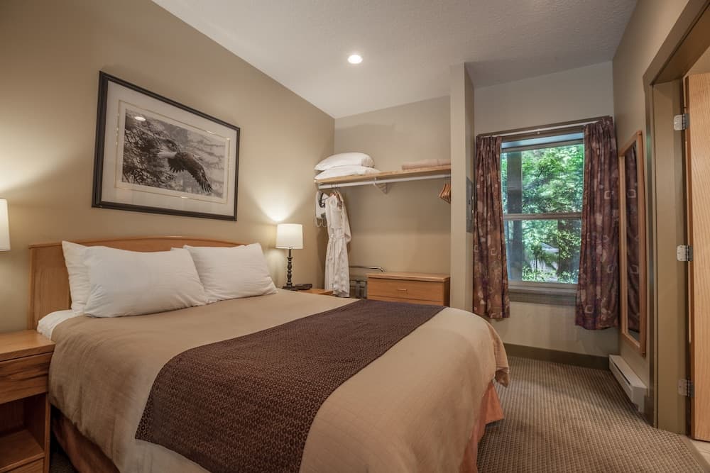 Tigh-Na-Mara Seaside Spa Resort