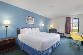 Days Inn by Wyndham Battlefield Rd/Hwy 65