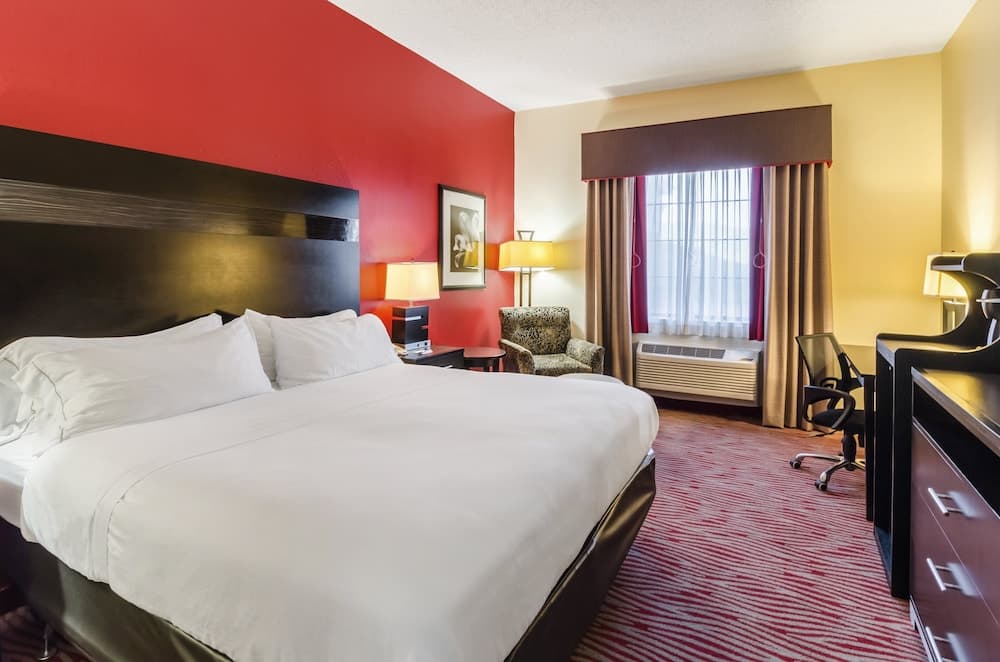 Holiday Inn Express & Suites Vinita by IHG
