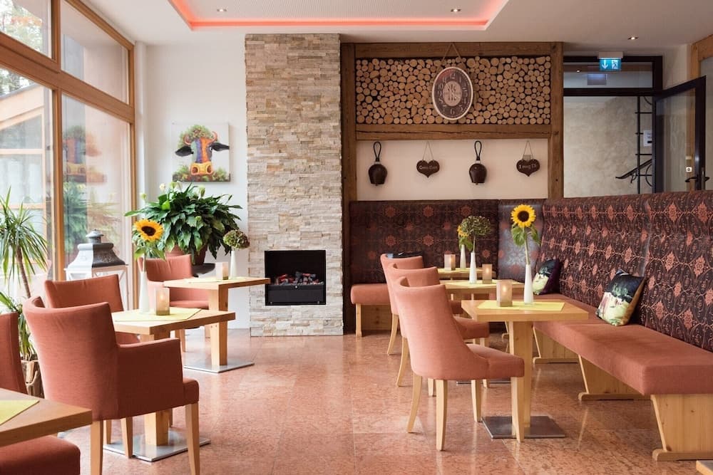 Landhotel Böld and Restaurant Uhrmacher Oberammergau