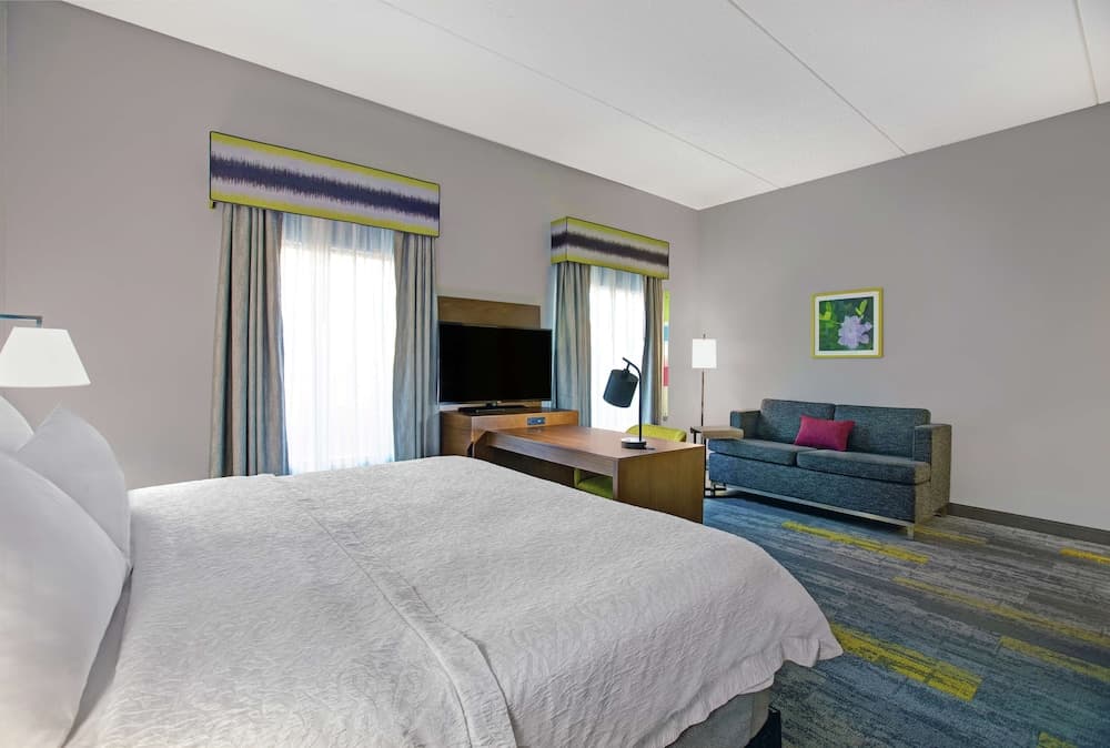 Hampton Inn & Suites Augusta West