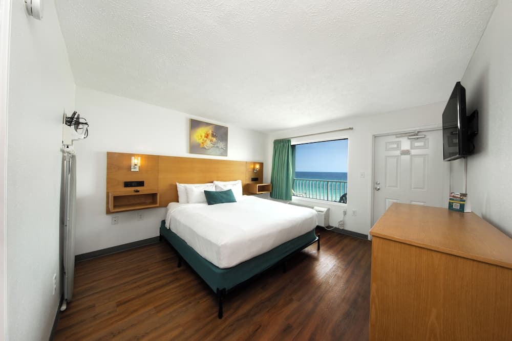 Beachcomber Beachfront Hotel, a By The Sea Resort