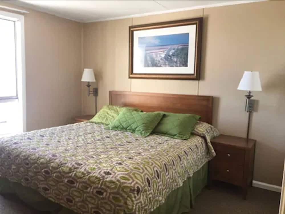 Polynesian Beach & Golf Resort