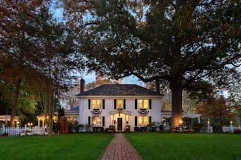 A Williamsburg White House