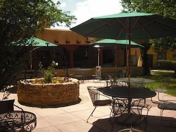 El Pueblo Lodge