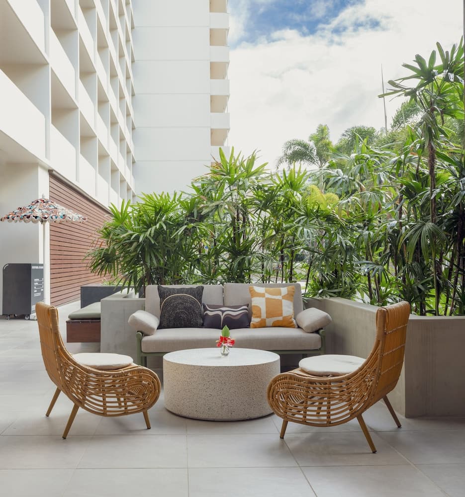 Ambassador Hotel of Waikiki, Tapestry Collection by Hilton