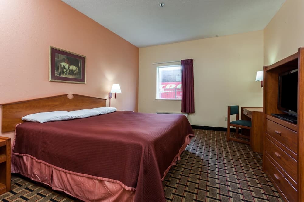 Howard Johnson by Wyndham Airport