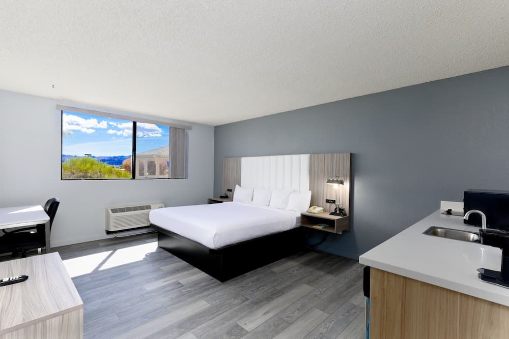 Studio 6 Suites Lake Havasu City, AZ