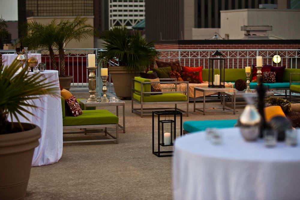 Renaissance New Orleans Arts Warehouse District Hotel