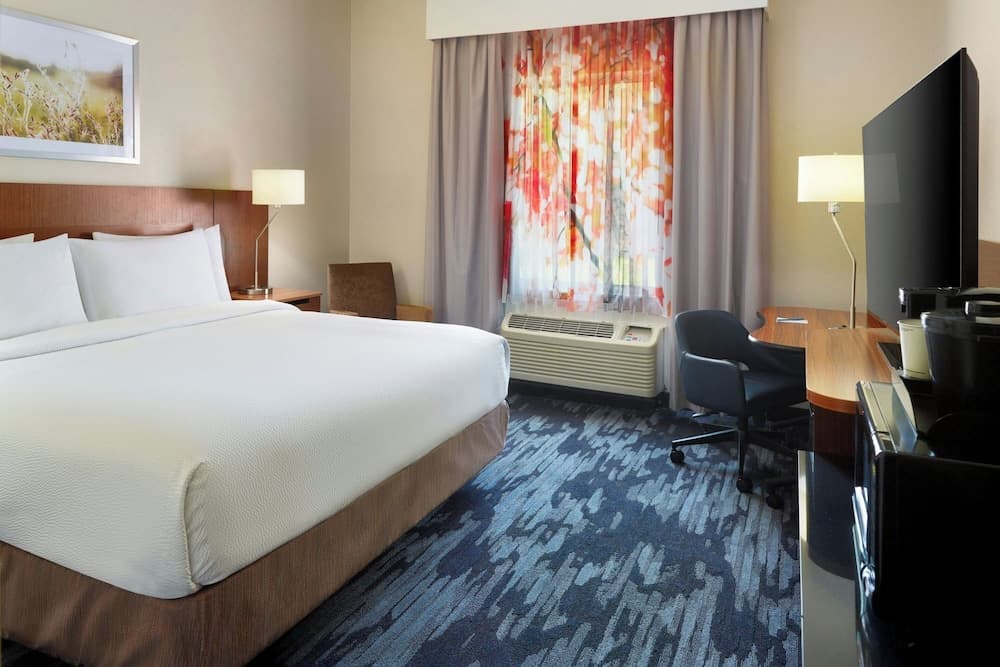 Fairfield Inn & Suites Charleston North/University Area