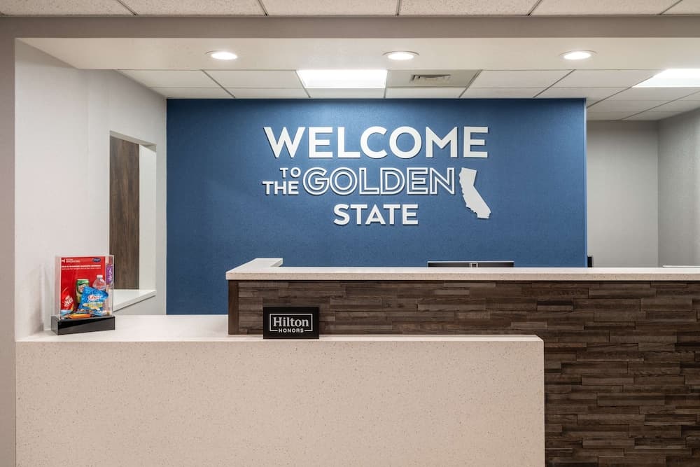 Hampton Inn & Suites Agoura Hills