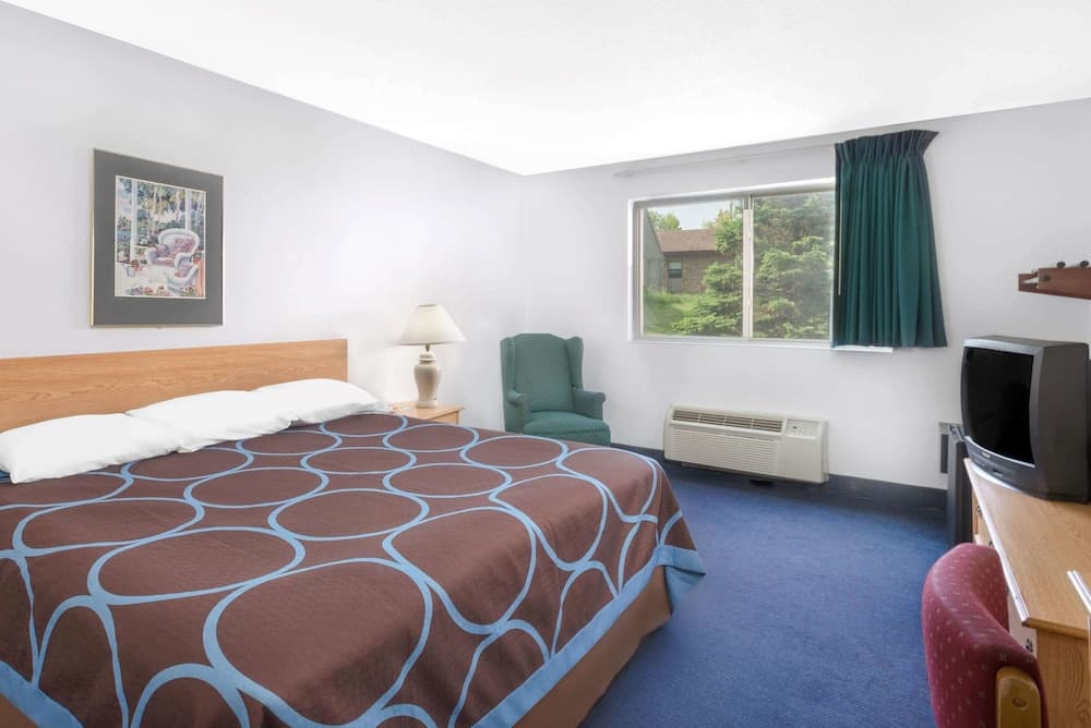 Super 8 by Wyndham Kingston