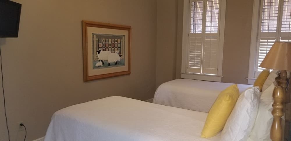 Downtown Guest Quarters Hotel