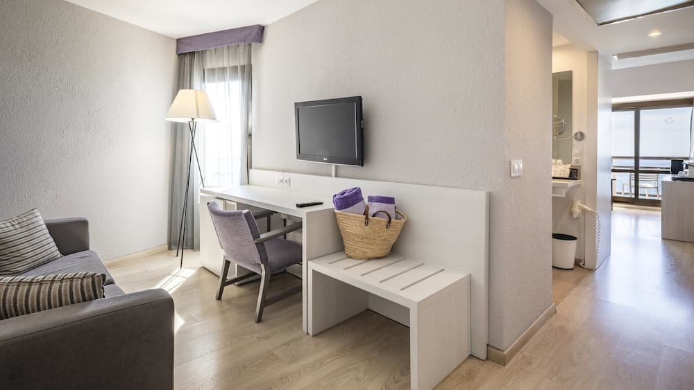 Be Live Adults Only Marivent