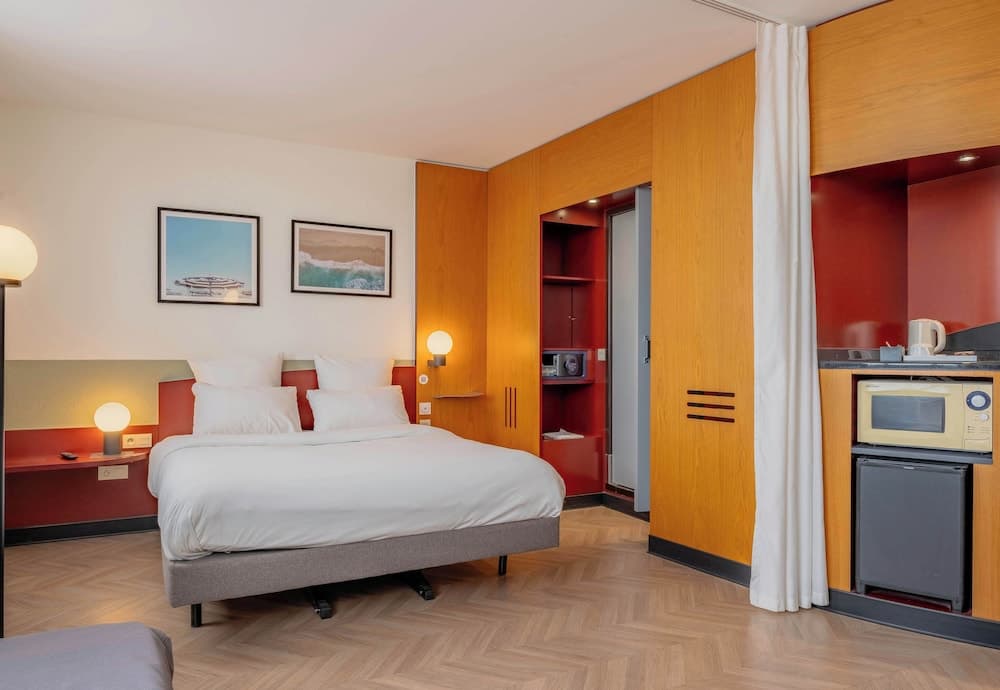 B&B HOTEL Calais Terminal Cité de l'Europe 4 étoiles