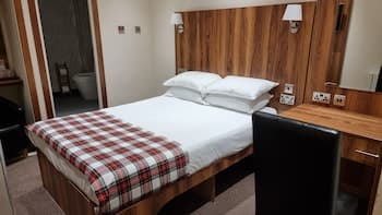 The Hampton Court Guesthouse