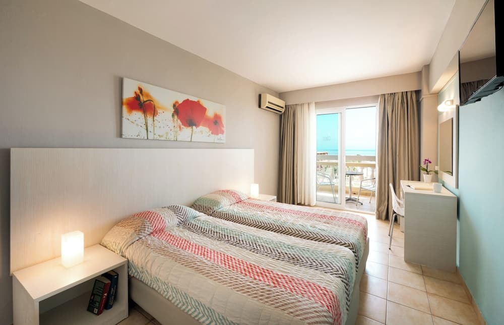 Canvas by Mitsis Messonghi