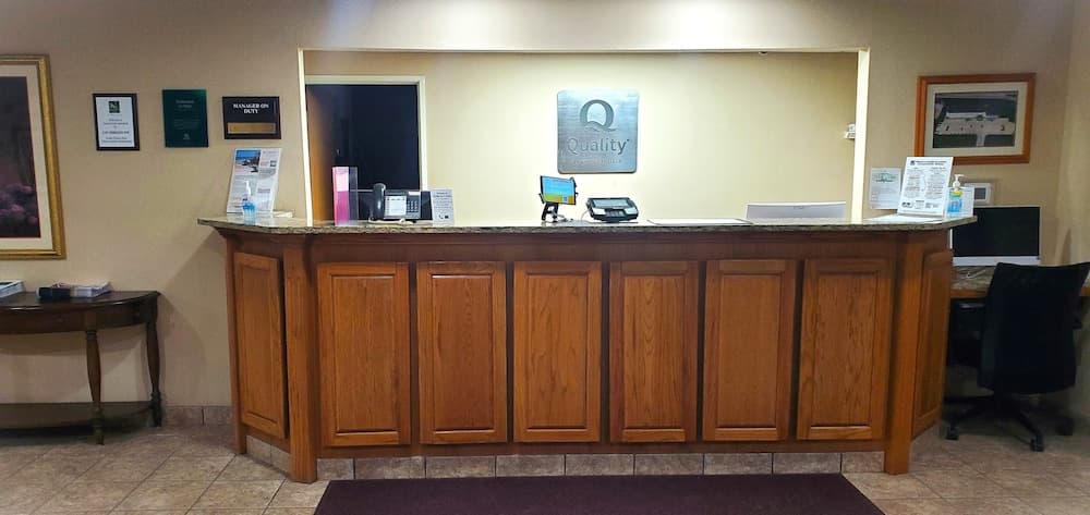 Quality Inn & Suites Eldridge Davenport North