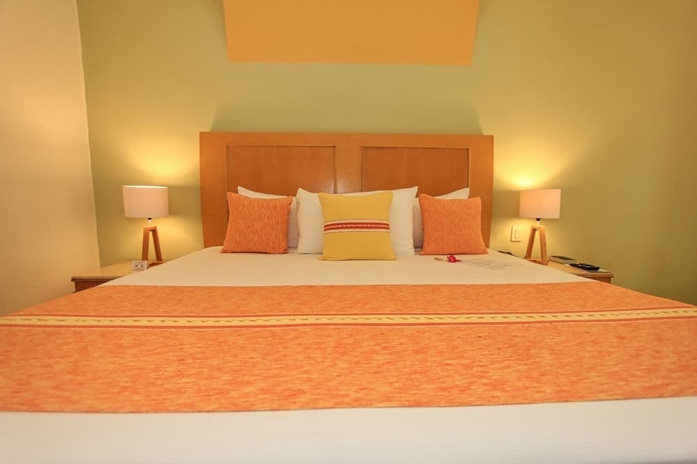 Binniguenda Huatulco & Beach Club