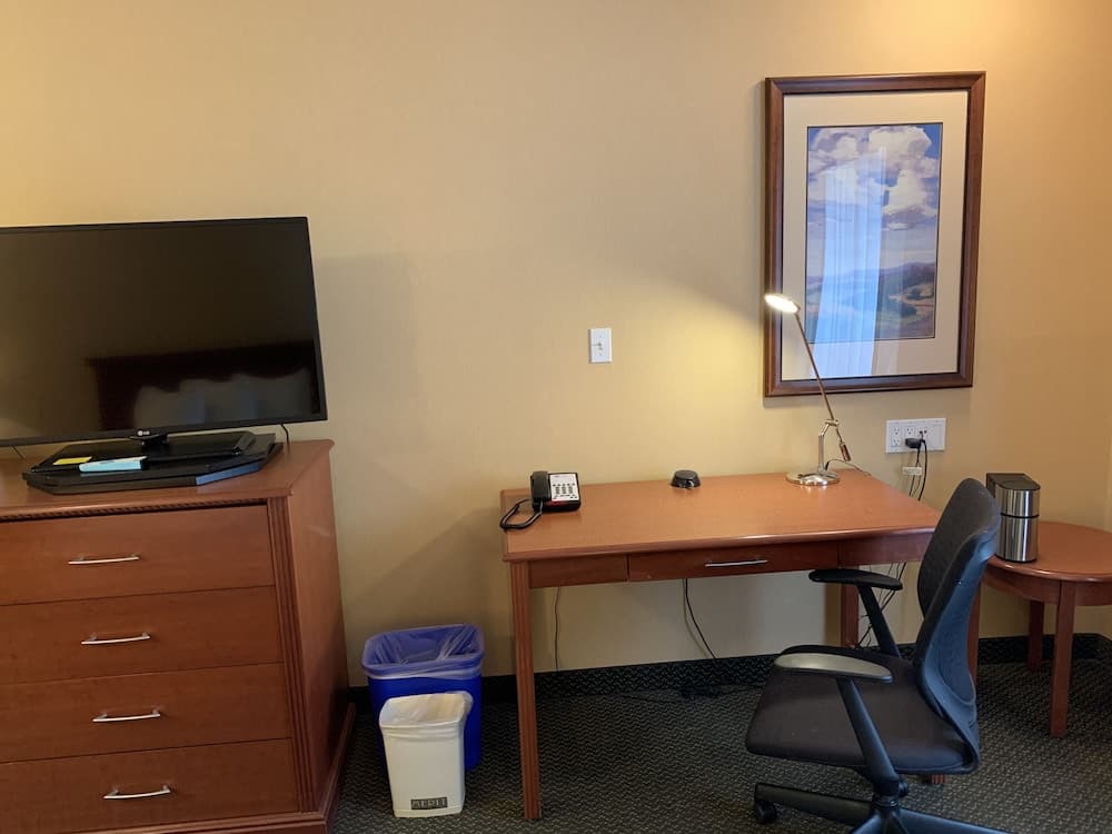 Merit Hotel & Suites