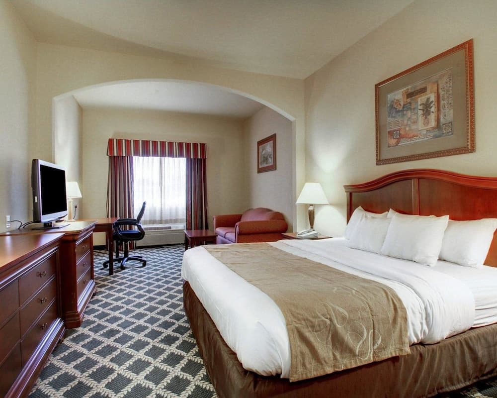 Clarion Suites Vidalia Riverfront