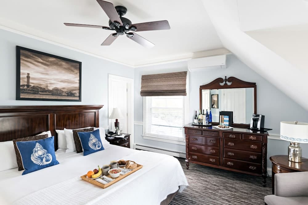 Crowne Pointe Historic Inn & Spa - Adults Only