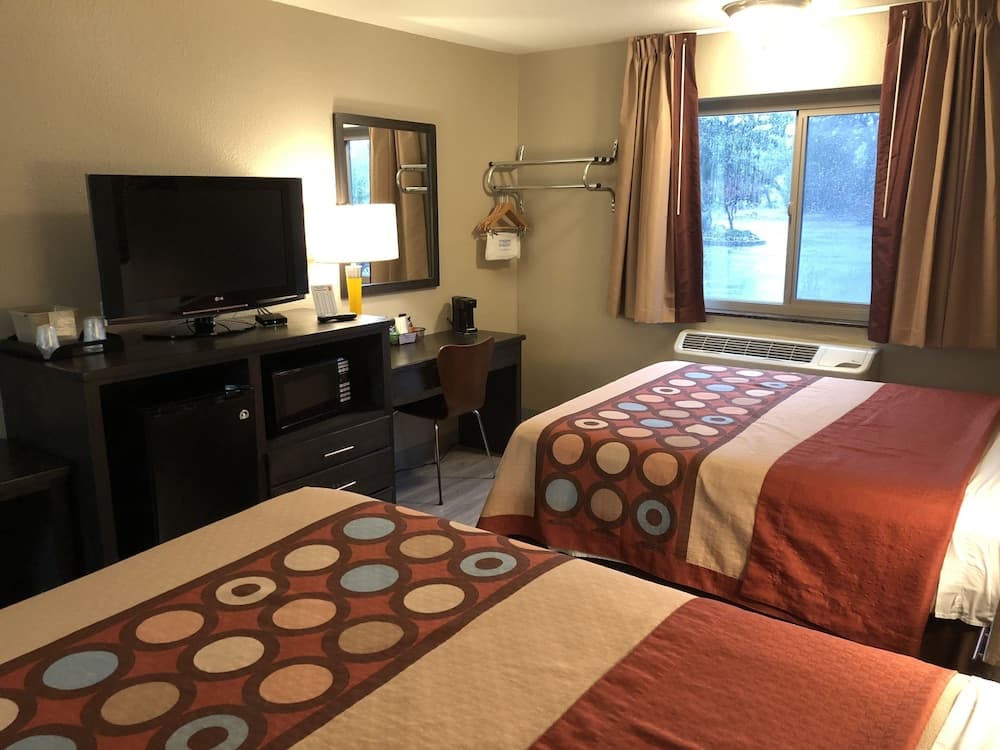 Super 8 by Wyndham Redding