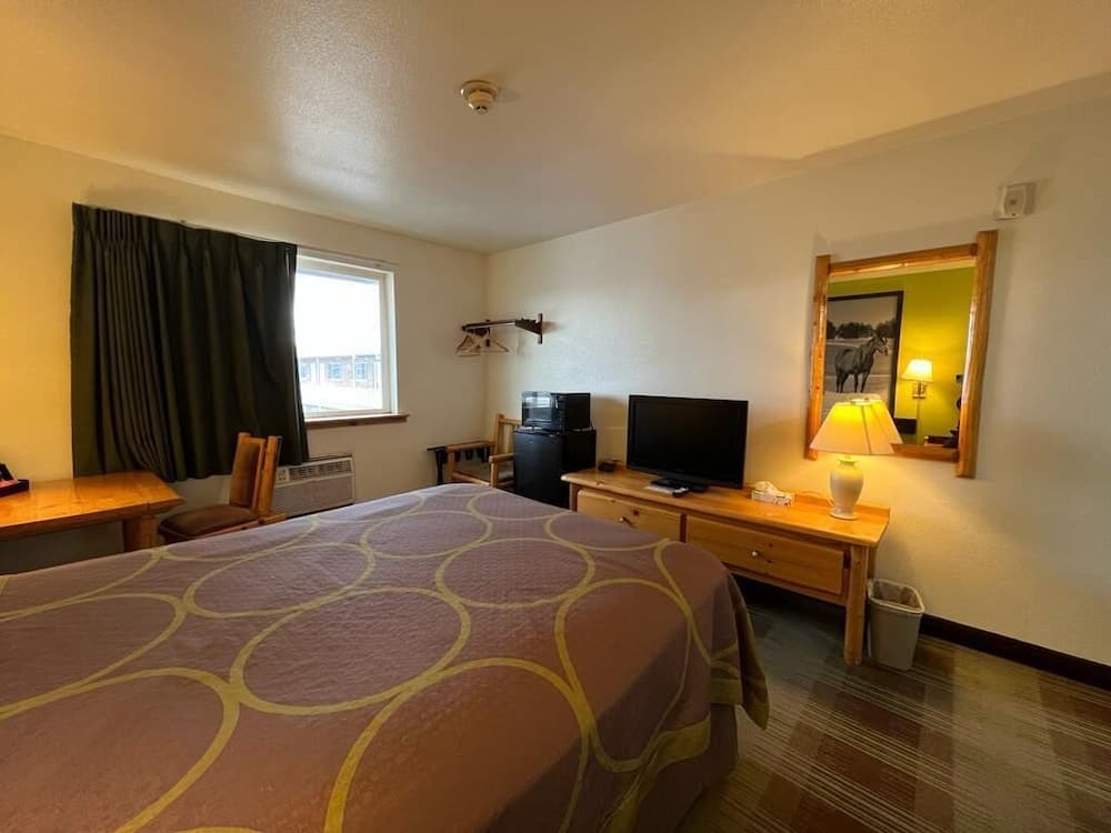 Super 8 by Wyndham Powell