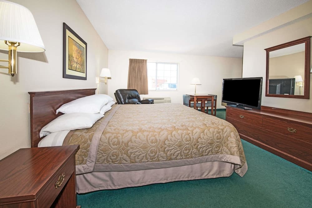 Super 8 by Wyndham Richmond