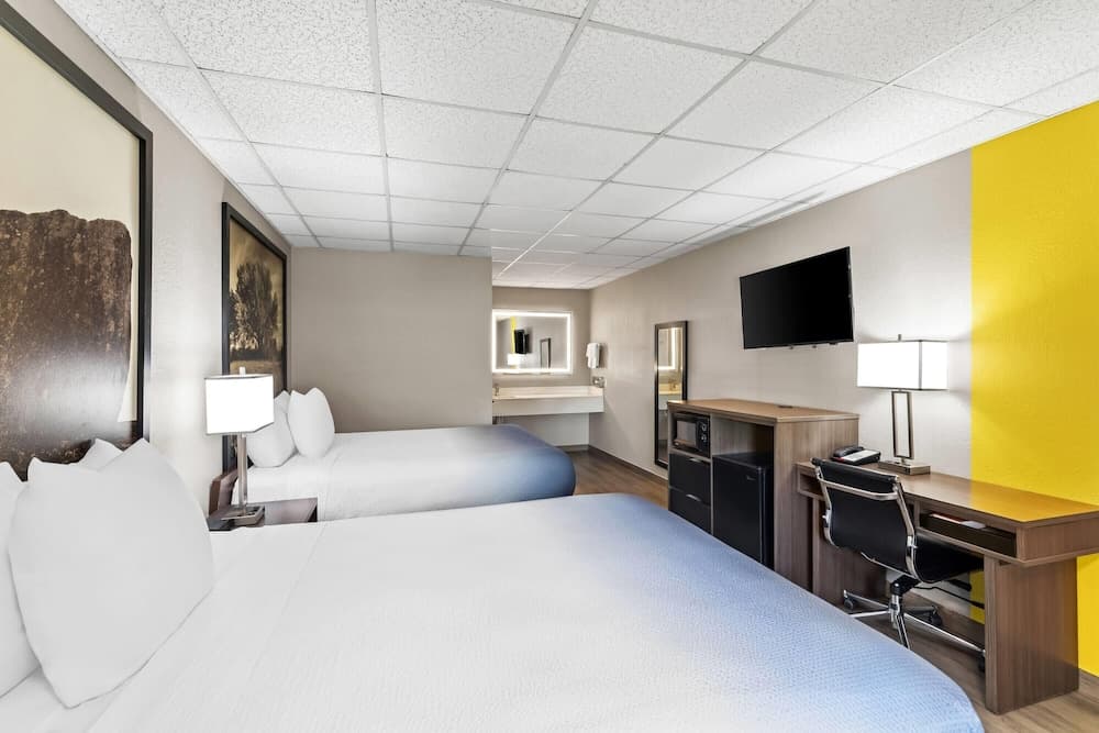 Super 8 by Wyndham Fredericksburg