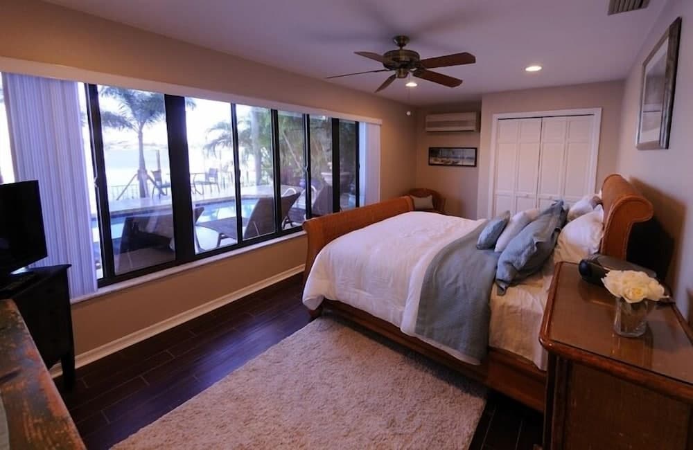 Pasa Tiempo Private Waterfront Resort - Adults Only