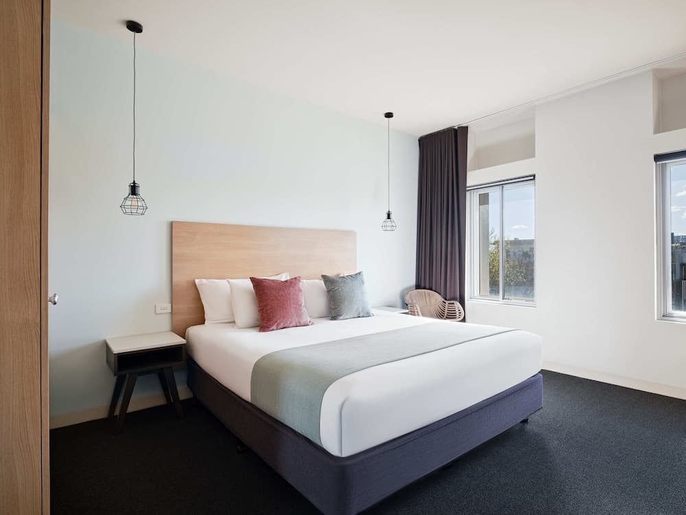 Saint Kilda Beach Hotel