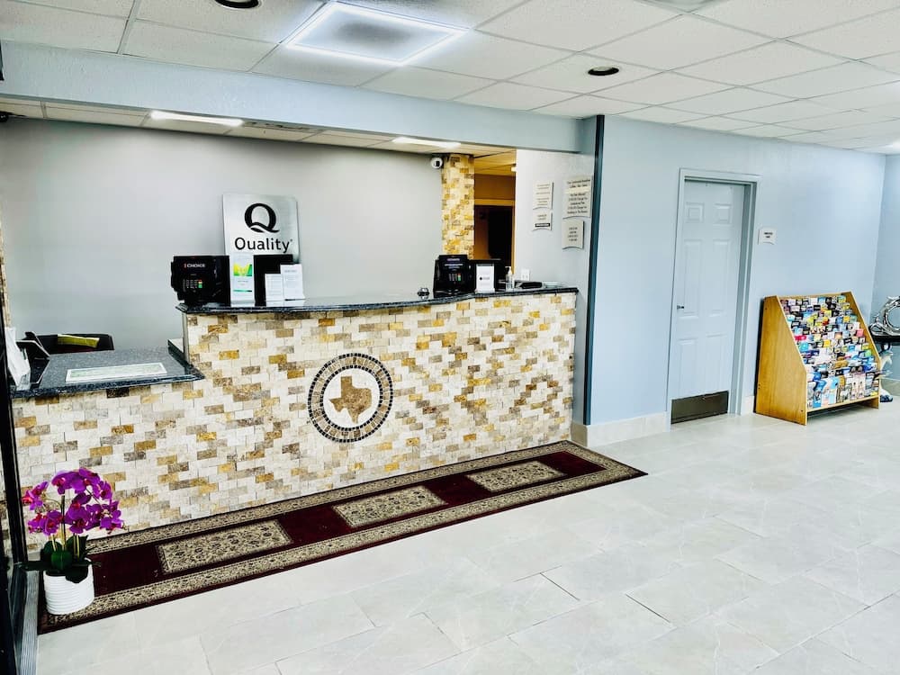 Quality Inn near SeaWorld - Lackland