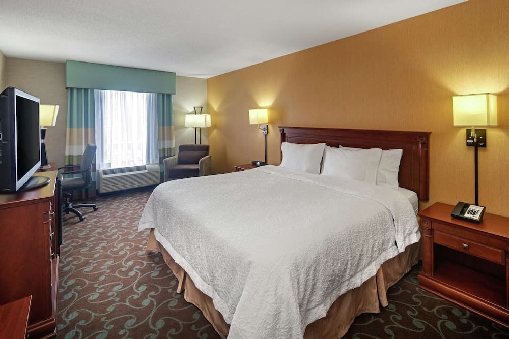 Hampton Inn & Suites by Hilton Toronto Airport