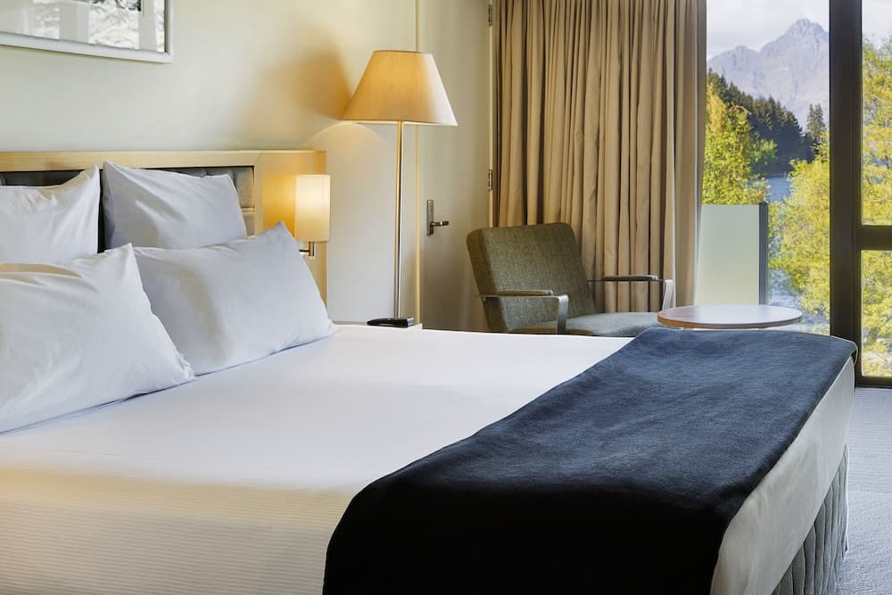 Novotel Queenstown Lakeside