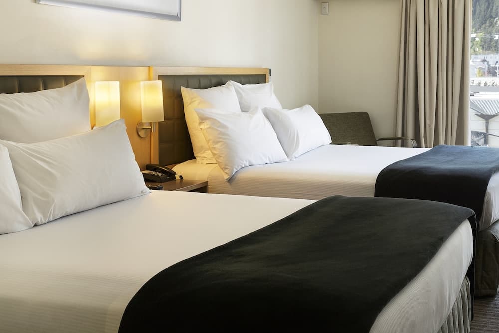Novotel Queenstown Lakeside
