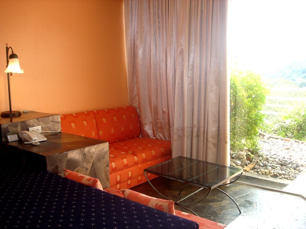 Hinsuay Namsai Resort Hotel