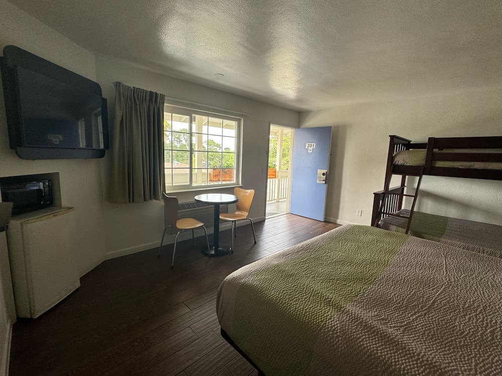 Fisherman's Cove Inn