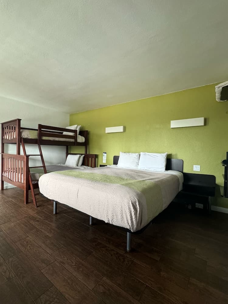 Fisherman's Cove Inn