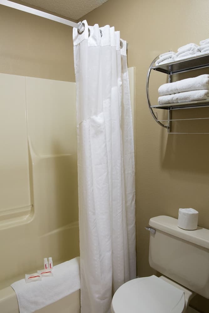 Econo Lodge Canton North