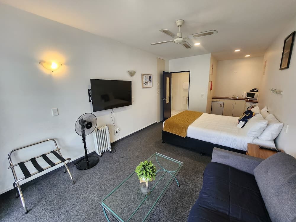 U Studios Paraparaumu Beach