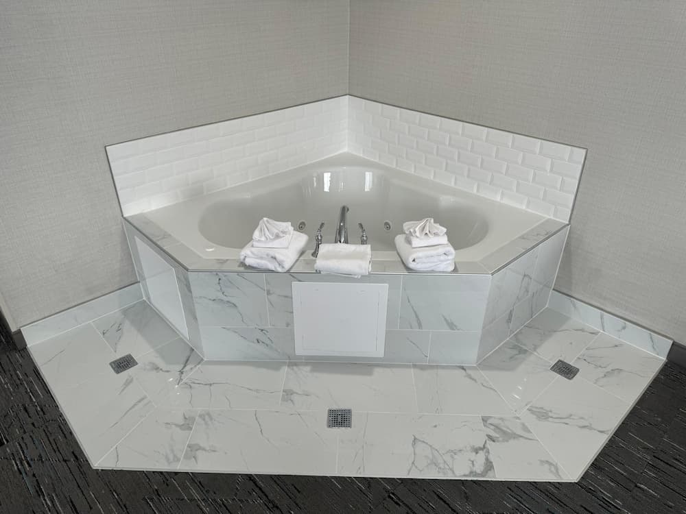 Holiday Inn Express Hotel & Suites Manchester Airport by IHG