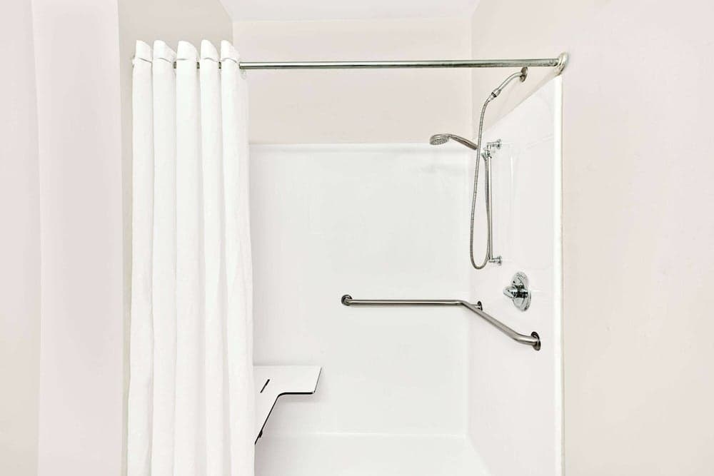 Super 8 by Wyndham Hampshire IL