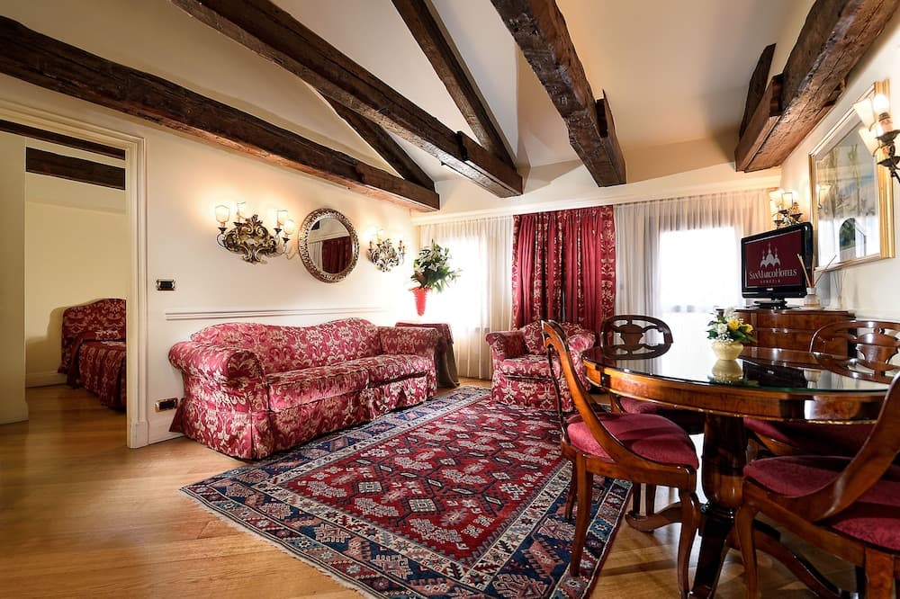 Torre dell'Orologio Suites