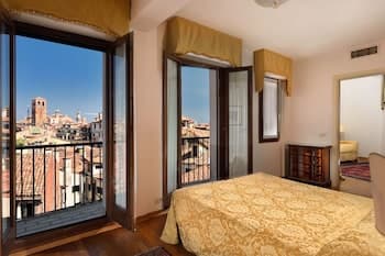 Torre dell'Orologio Suites