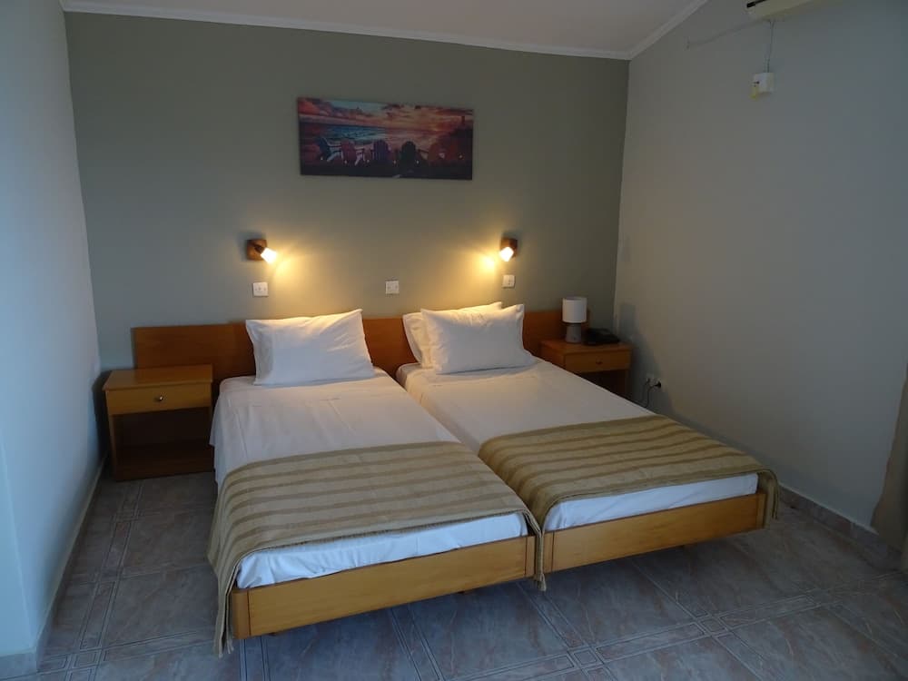 Bayside Hotel Katsaras