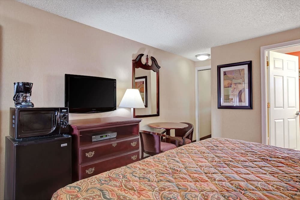 Days Inn by Wyndham Ridgefield NJ