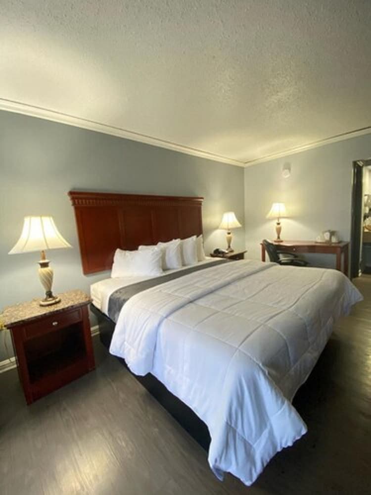 Antioch Quarters Inn and Suites